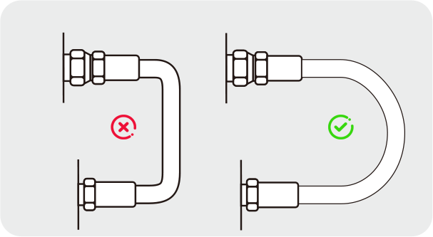 为了避免损坏软管和限制流量，应尽可能增加软管的弯曲半径。